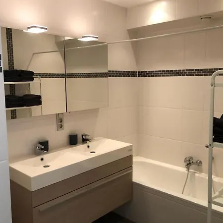 Beautiful Renee 50 M From The In The Centre Of * Ostend